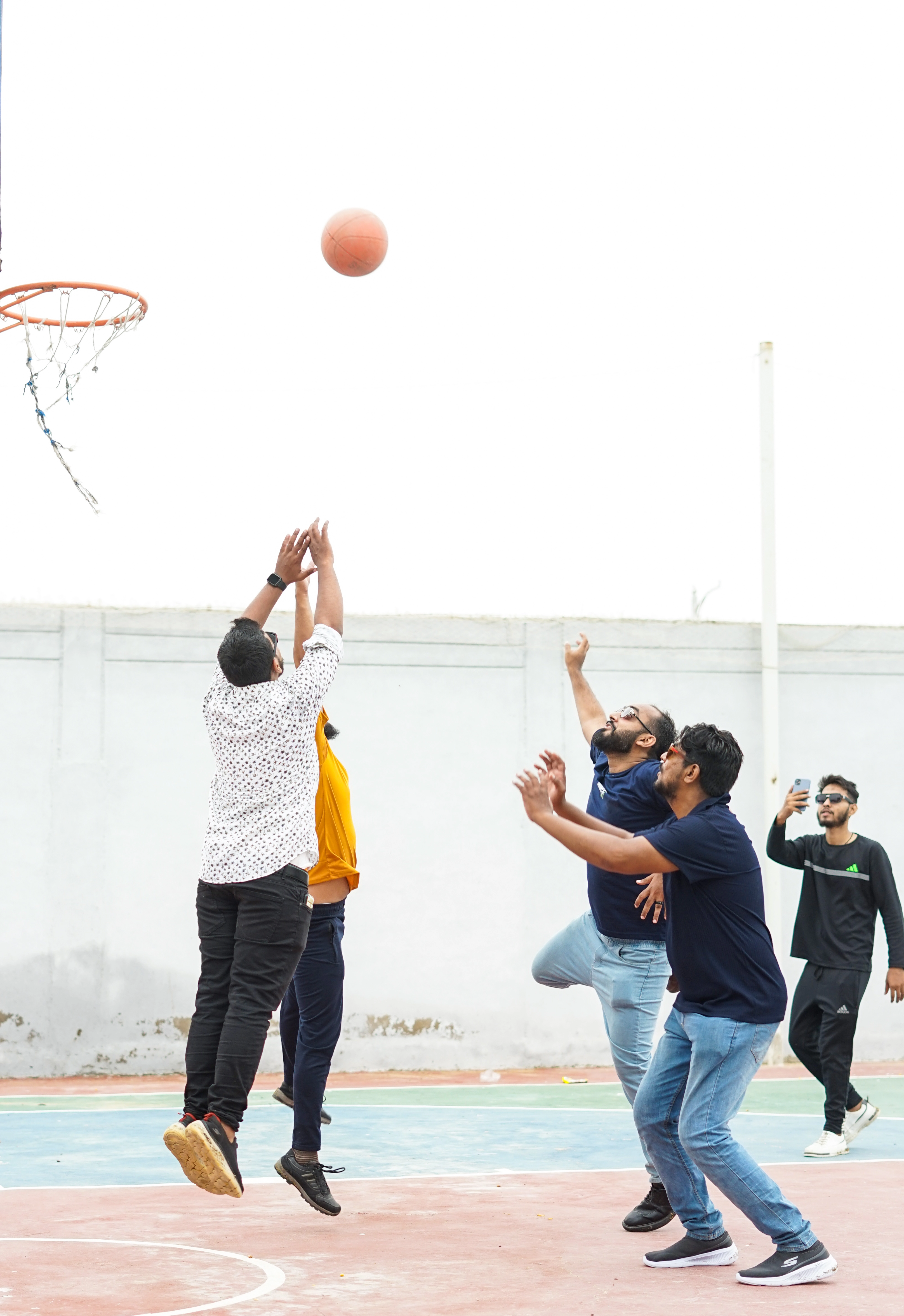 polani team playing basketball